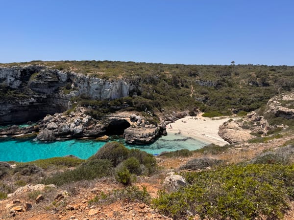 Küstenwanderung zur Cala Mormols