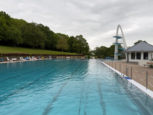 Back to Swimming – Saisonkarte, Regen und 22 Grad im Wasser
